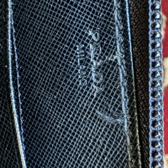 🍁SOLD🍁Prada Saffiano Wallet - Picture 8 of 11